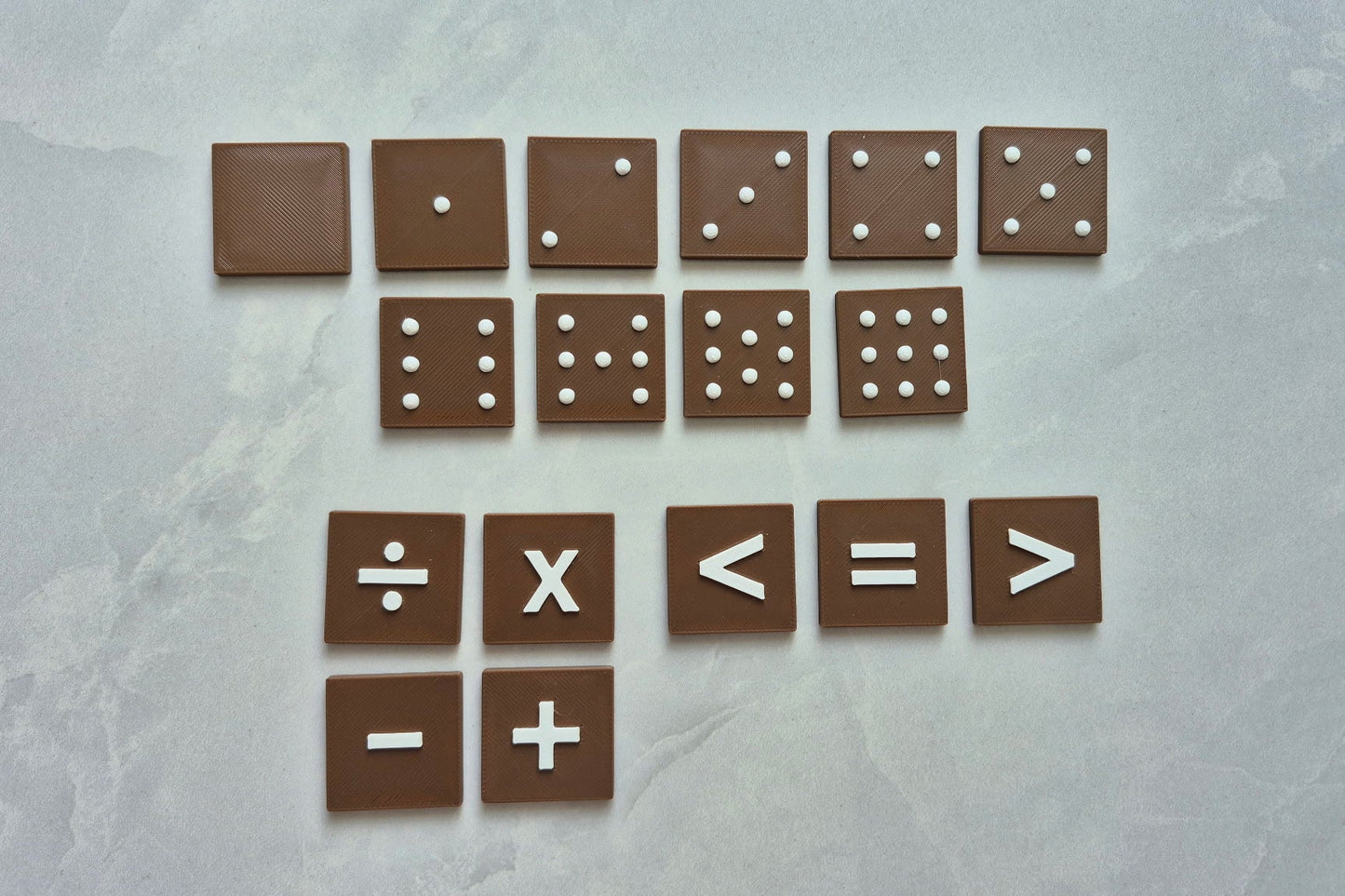 Tuiles de mathématiques sensorielles à double face | Outils de mathématique